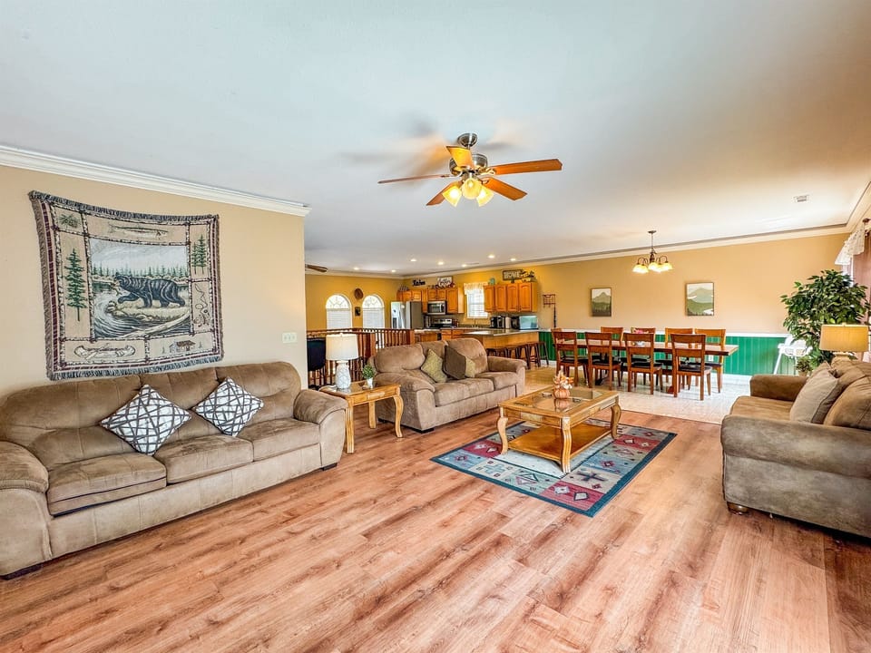 Open floorplan makes it easy to spend time together