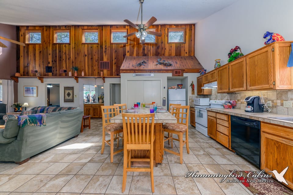 Entry opens to kitchen/dining