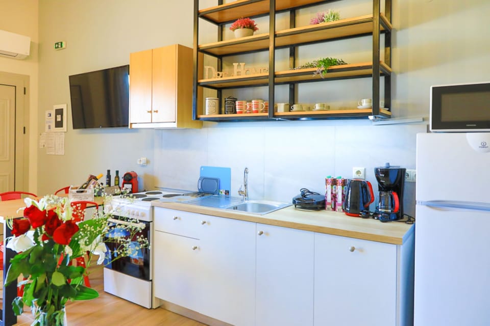 Fully furnished kitchen