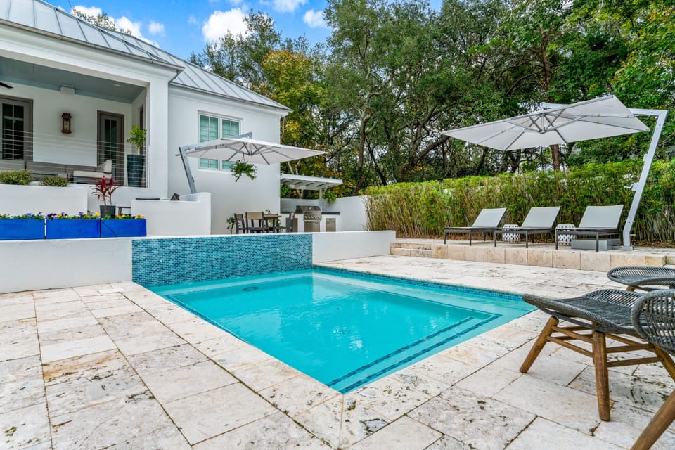 Private Pool Space off of Main House