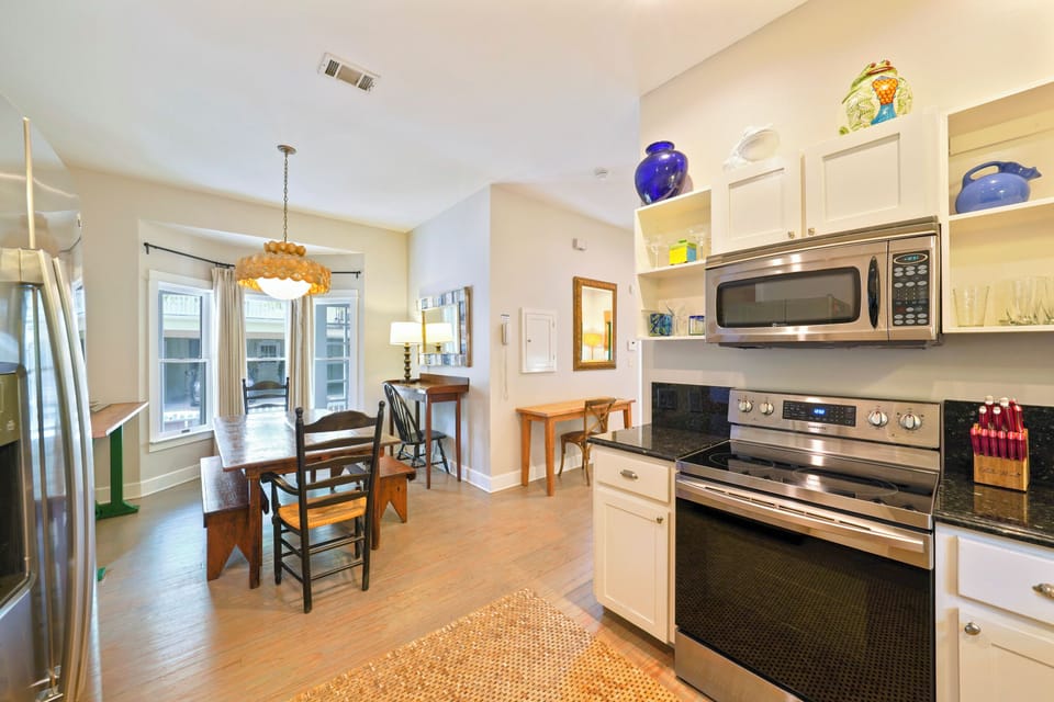 ALTERNATE VIEW OF KITCHEN