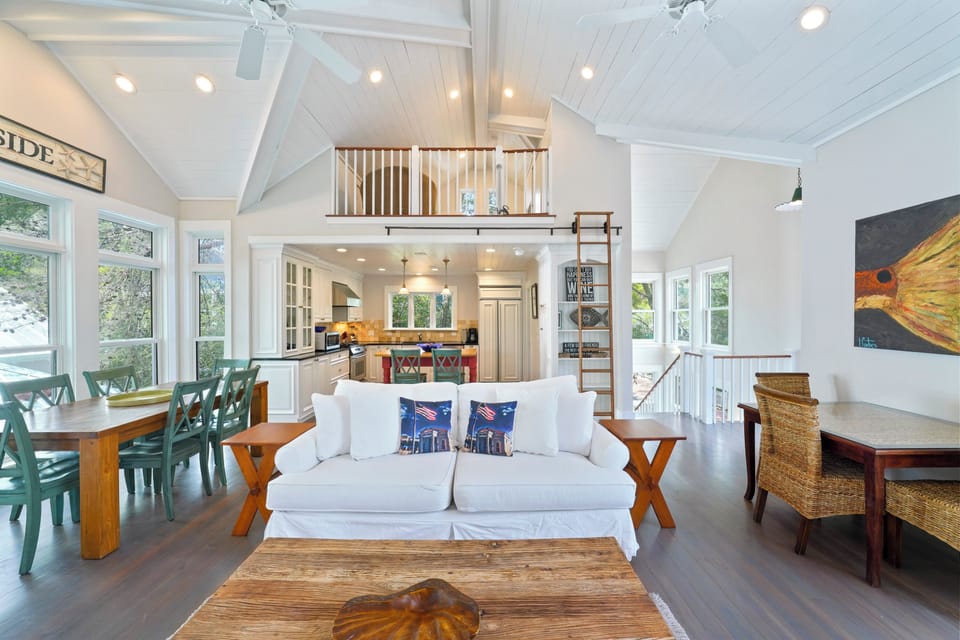 SECOND LEVEL LIVING AREAS