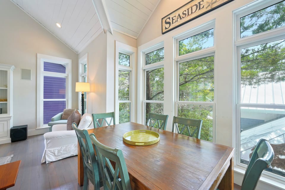 DINING AREA OFF KITCHEN, SEATS SIX