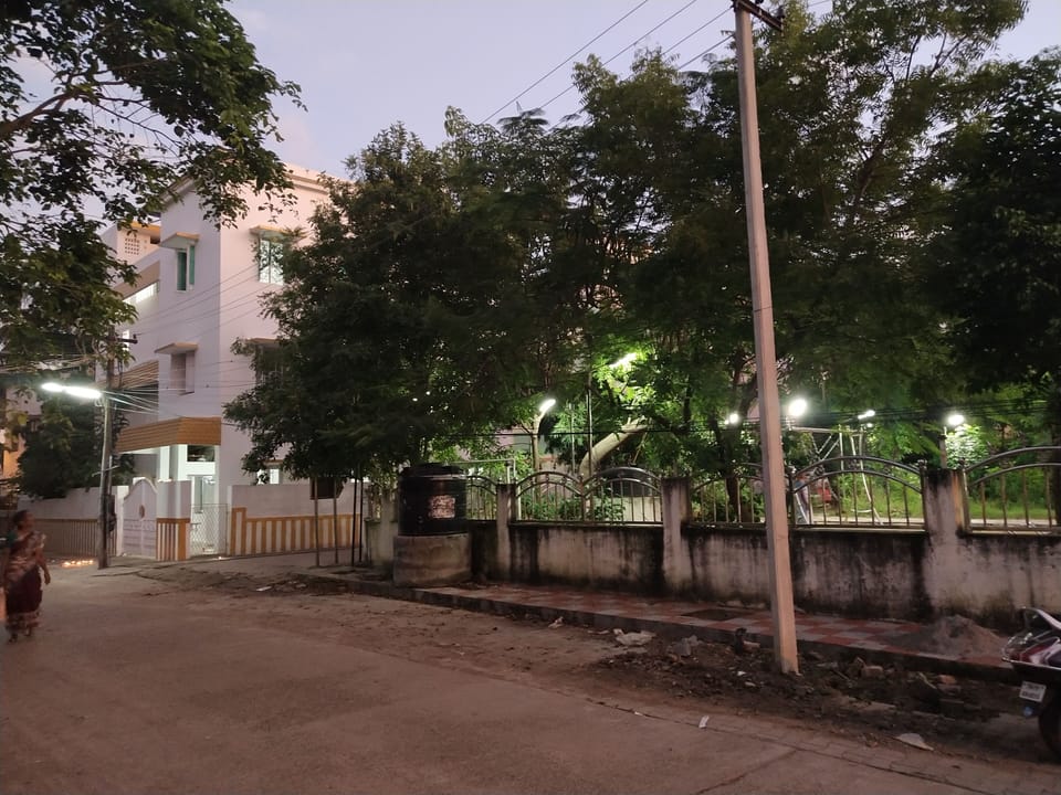 Side view of the property with a beautiful park nearby namely New Gandhi Park. 
