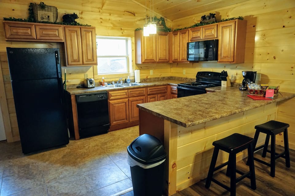 Kitchen (Two dishwasher pods provided under sink)