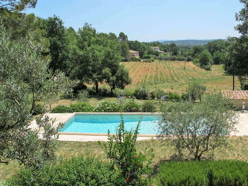 Plant, Water, Sky, Plant Community, Nature, Tree, Swimming Pool, Natural Landscape, Vegetation, Land Lot