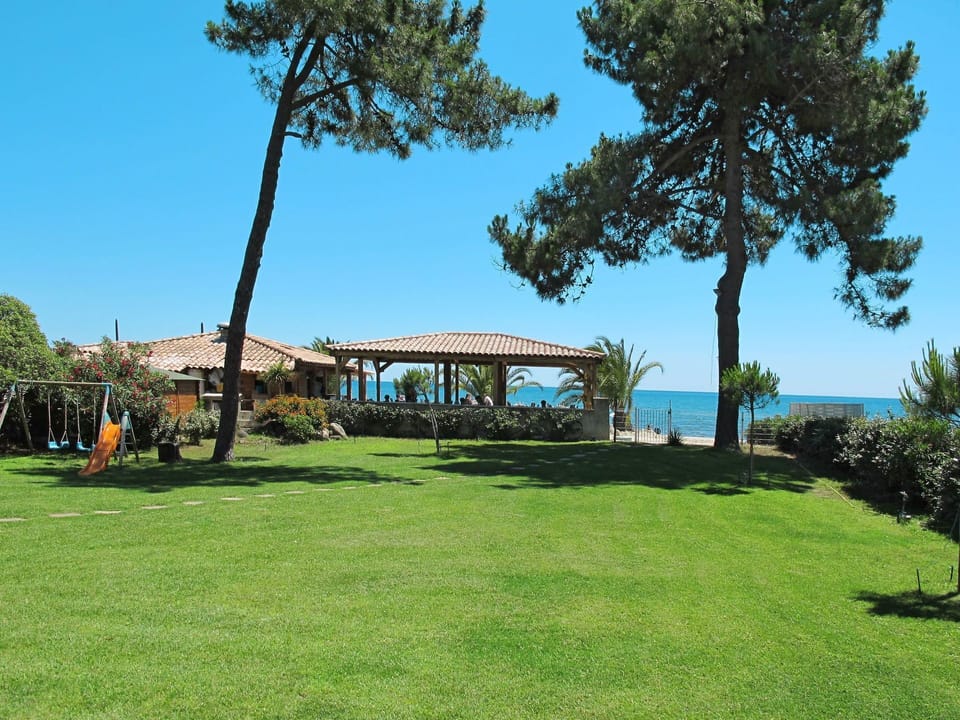 Property, Real Estate, House, Home, Grass, Lawn, Land Lot, Tree, Landscape, Estate