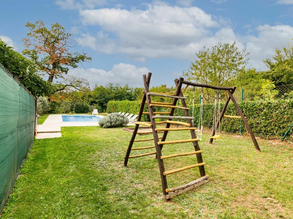 Cloud, Sky, Plant, Tree, Land Lot, Shade, Wood, Swing, Grass, Leisure