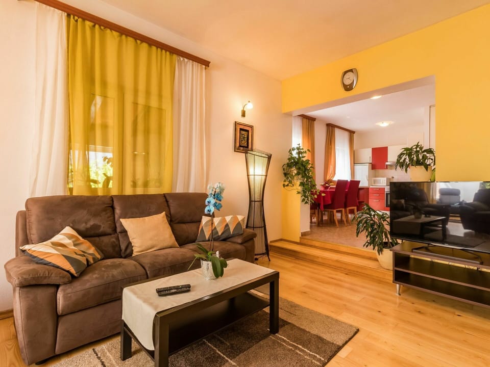 Living Room, Room, Property, Furniture, Interior Design, Curtain, Building, Real Estate, Floor, Yellow