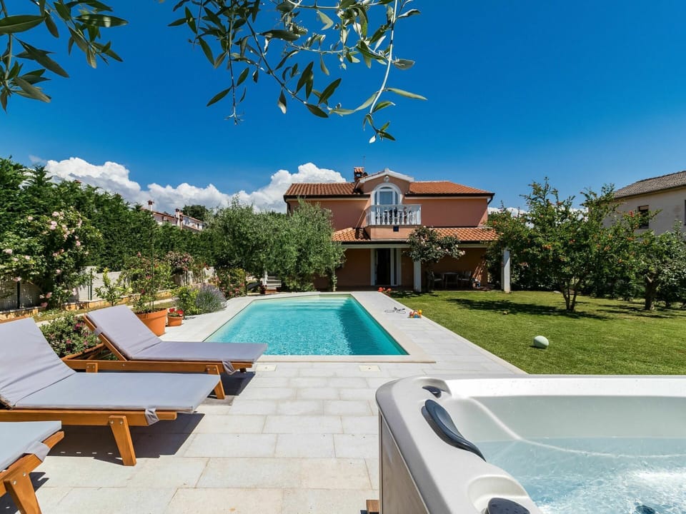 Property, House, Real Estate, Building, Swimming Pool, Residential Area, Estate, Home, Sky, Architecture