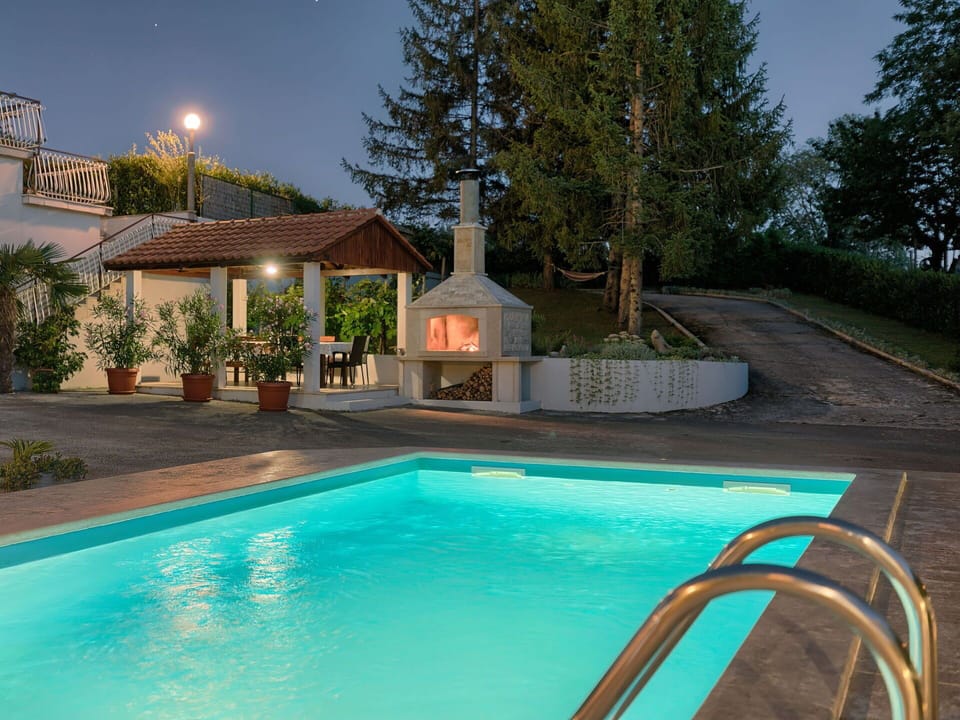 Water, Plant, Sky, Property, Building, Swimming Pool, Light, Nature, Azure, Tree