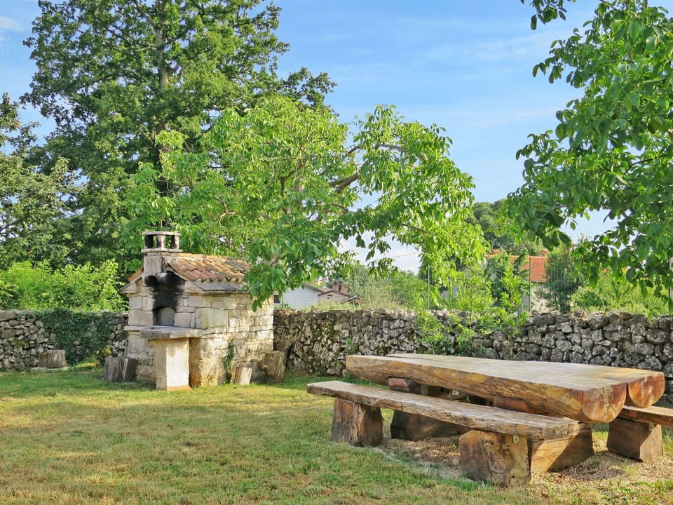 Tree, Property, Grass, Rural Area, House, Landscape, Building, Estate, Furniture, Plant