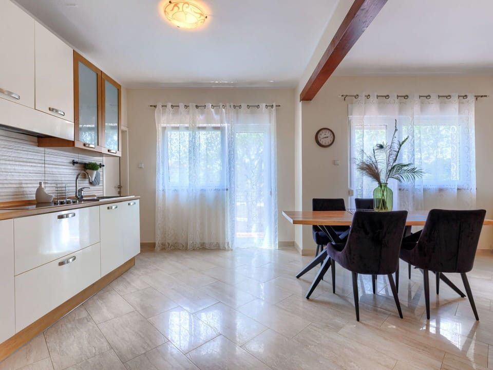 Furniture, Property, Cabinetry, Countertop, Chair, Plant, Wood, Lighting, Interior Design, Building
