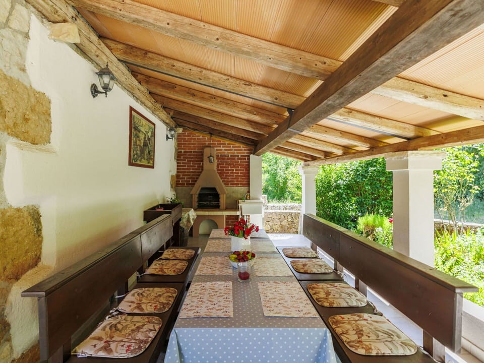 Furniture, Table, Chair, Ceiling, Kitchen & Dining Room Table, Wood Stain, Outdoor Structure, Houseplant, Resort, Shade