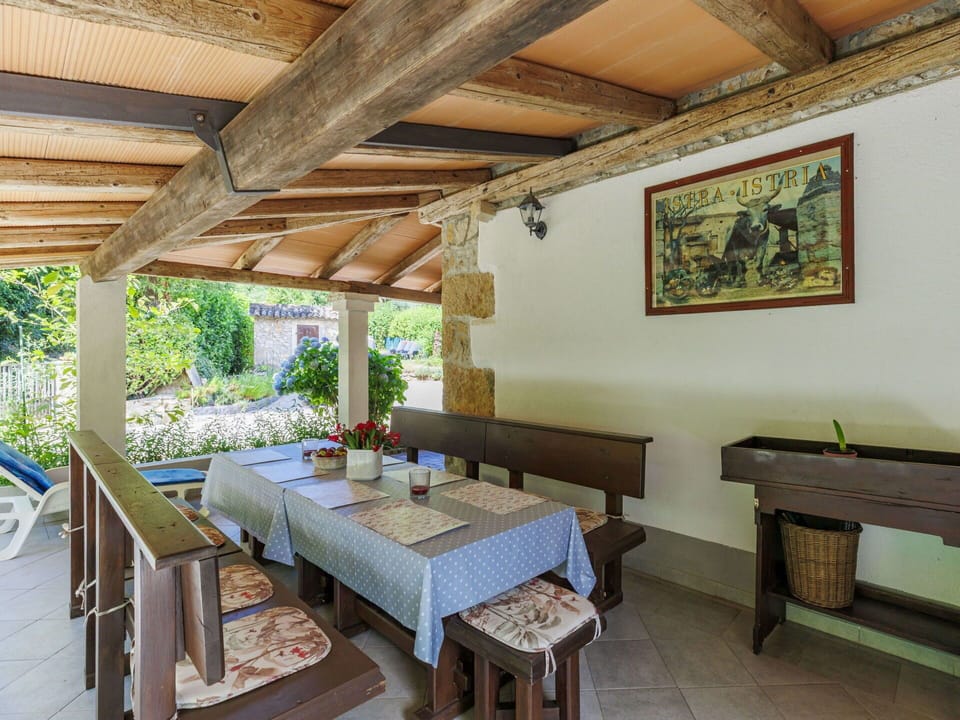Wood, Furniture, Cottage, Flowerpot, Chair, Ceiling, Houseplant, Wood Stain, Beam, Shade