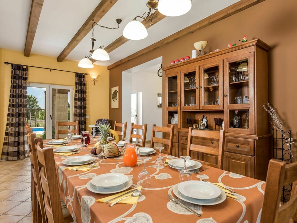 Table, Tableware, Property, Dishware, Wood, Lighting, Interior Design, Kitchen & Dining Room Table, Plate, Shelf