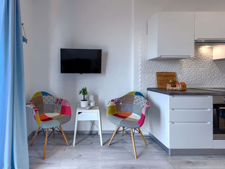 Furniture, Building, Chair, Table, Comfort, Wood, Flooring, Floor, Interior Design, Living Room