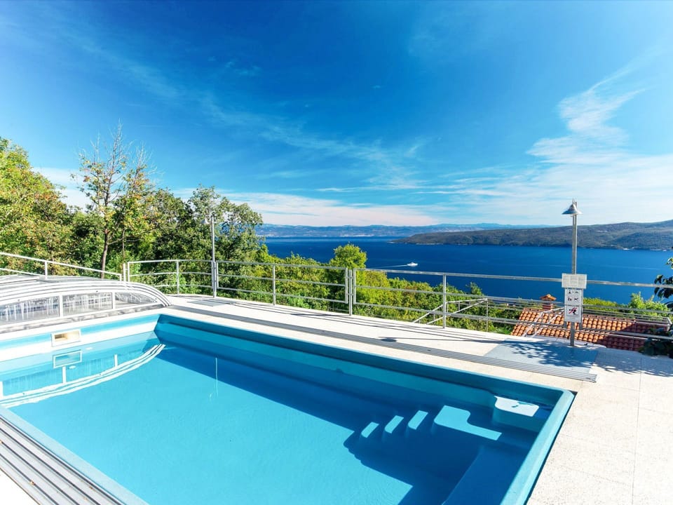 Property, Swimming Pool, Sky, Blue, Real Estate, Azure, House, Vacation, Building, Estate