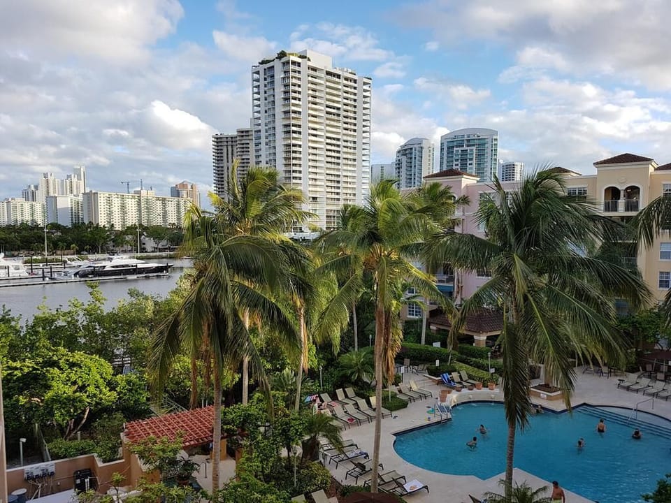 BEAUTIFUL RESORT COMPLEX
