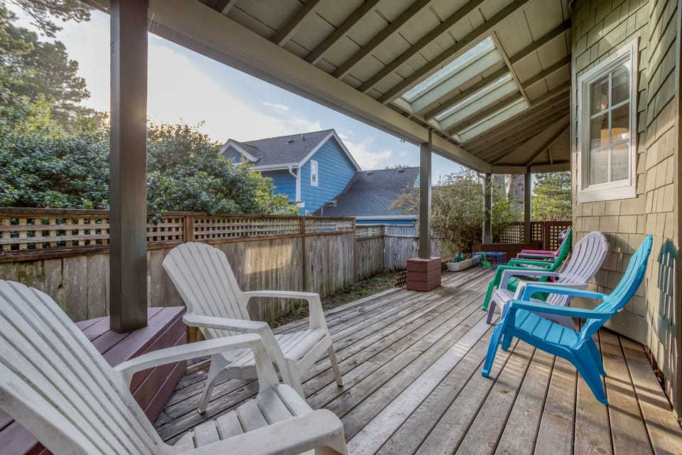 Deck with views and yard