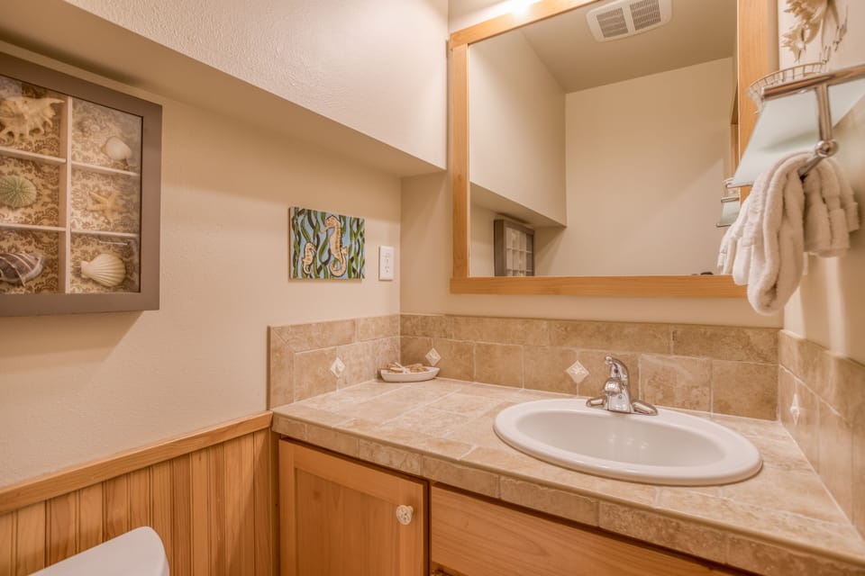 Floor 1- Half/ Bathroom