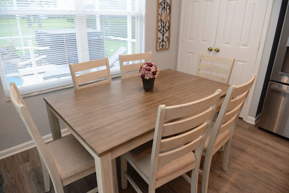 Kitchen table seats 6 