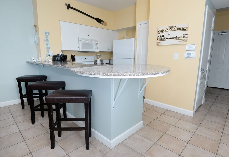Kitchen Sitting Area