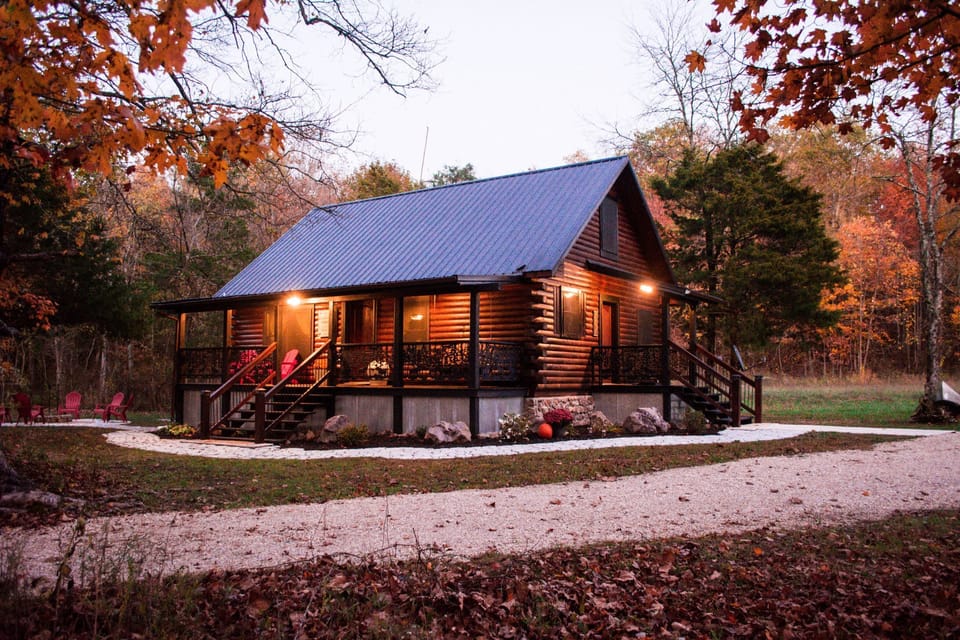Beautiful fall foliage surrounding Prairie Hollow Hideaway