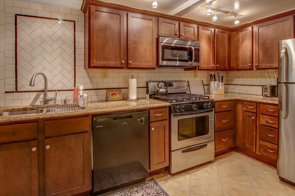 full kitchen