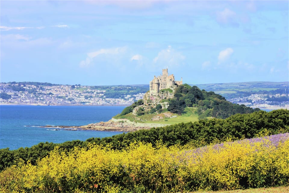 The south west coast path is just metres away from the front door! 