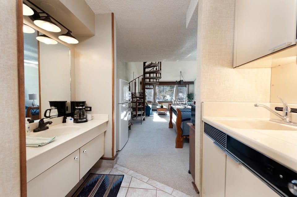 Kitchenette