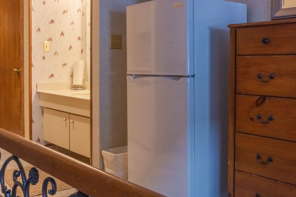 Full Refrigerator - Full Refrigerator