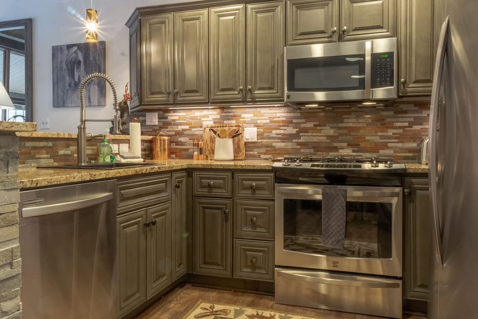 Full Kitchen - Full Kitchen