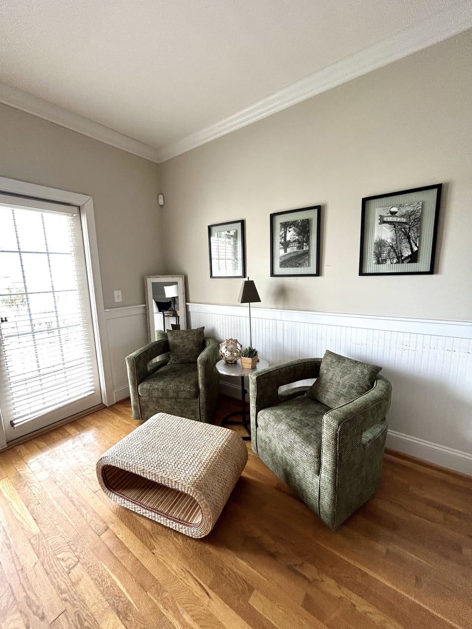 Lounge area just off living room shared space 