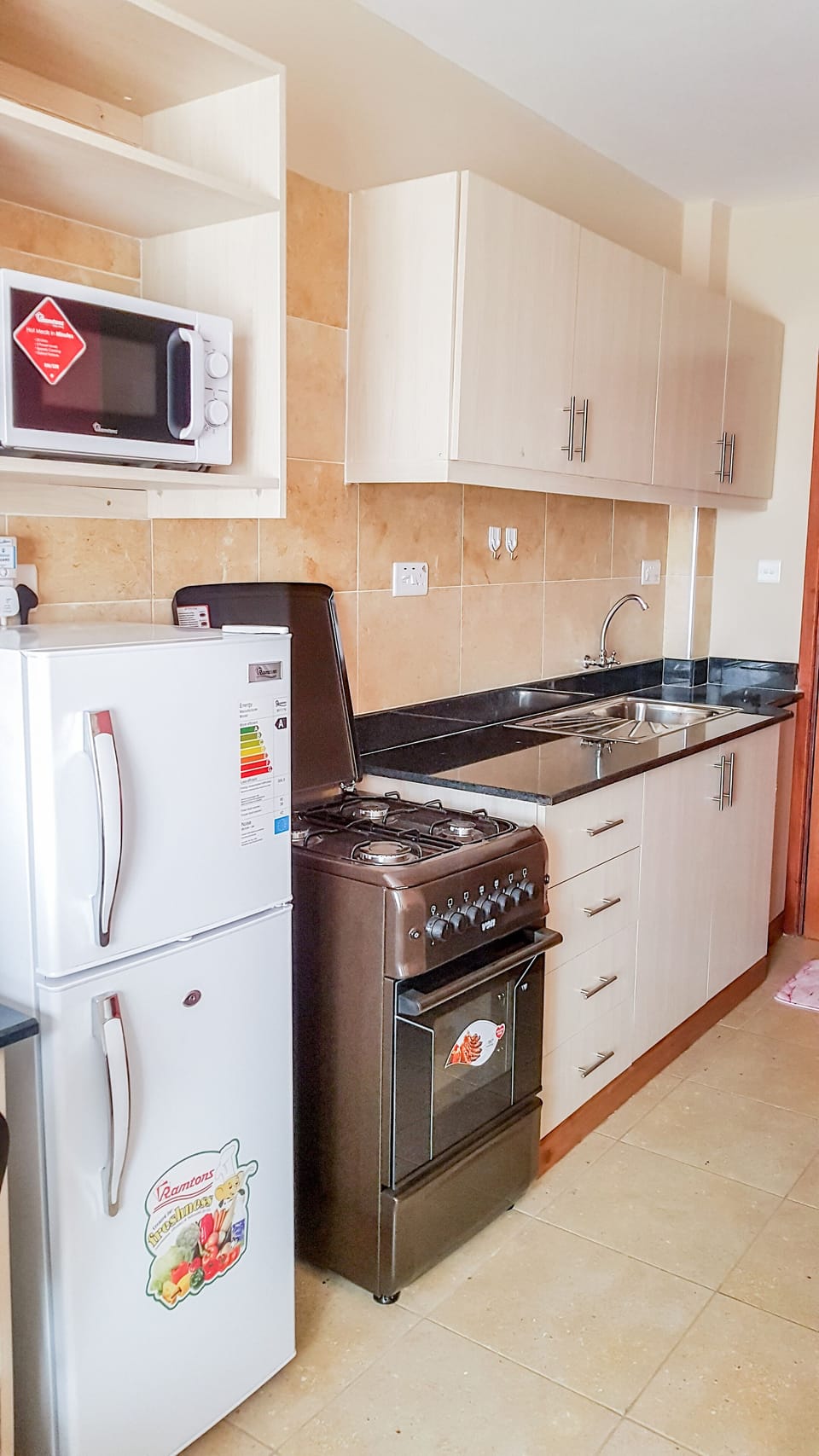 Fully equipped kitchen.