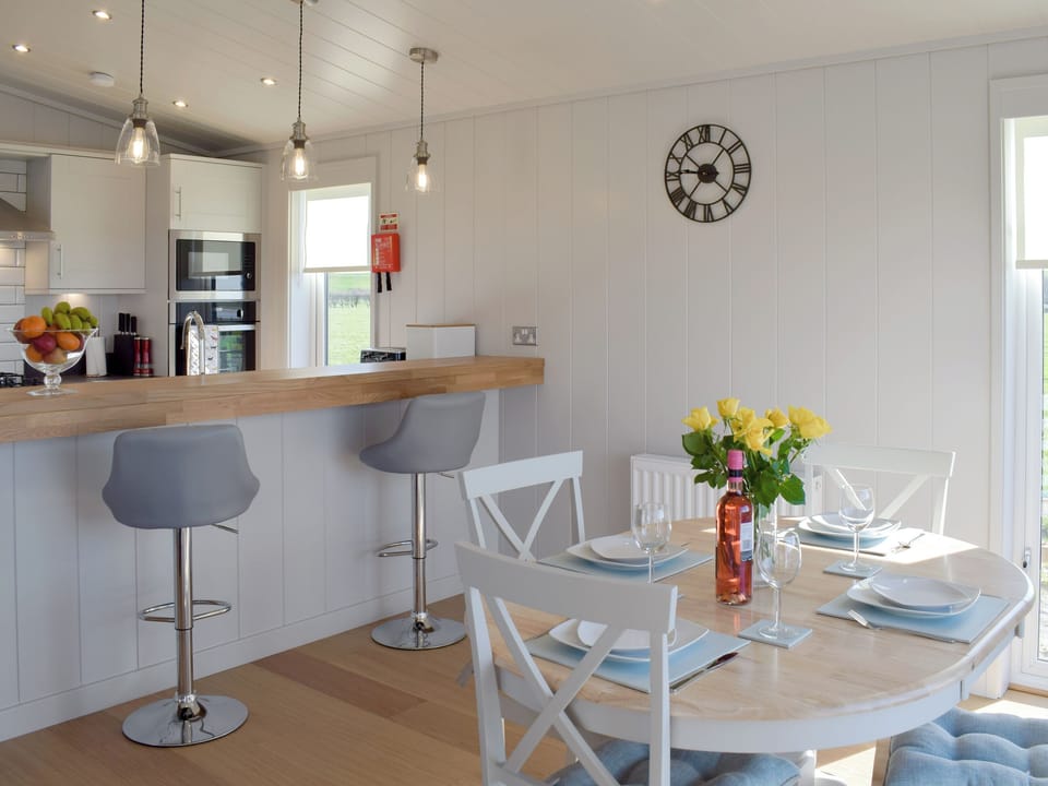 Charming kitchen/ dining area | Willow Lodge - Cree Valley Lodges, Creetown