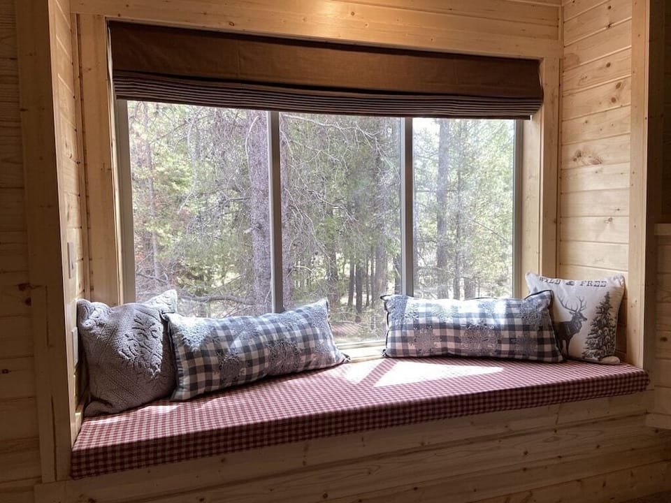 Sitting window