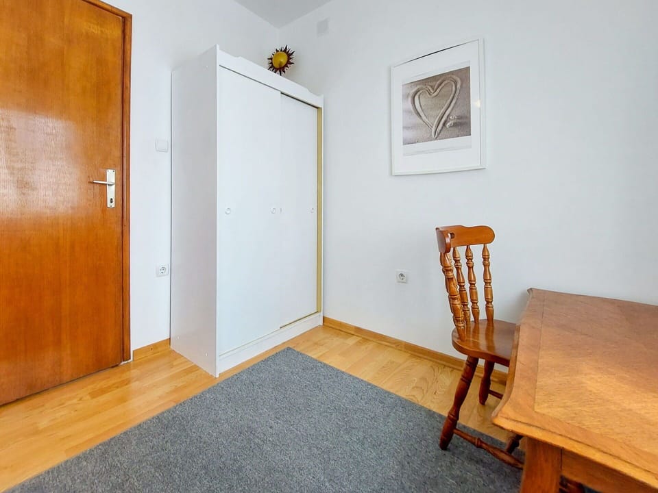Flooring, Floor, Wood, Interior Design, Wood Flooring, Room, Apartment, Door, Laminate Flooring, Wood Stain
