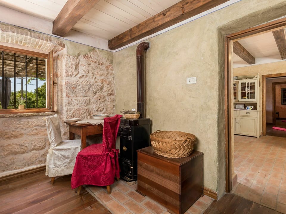 Picture Frame, Building, Wood, Window, Interior Design, Comfort, Flooring, House, Floor, Living Room