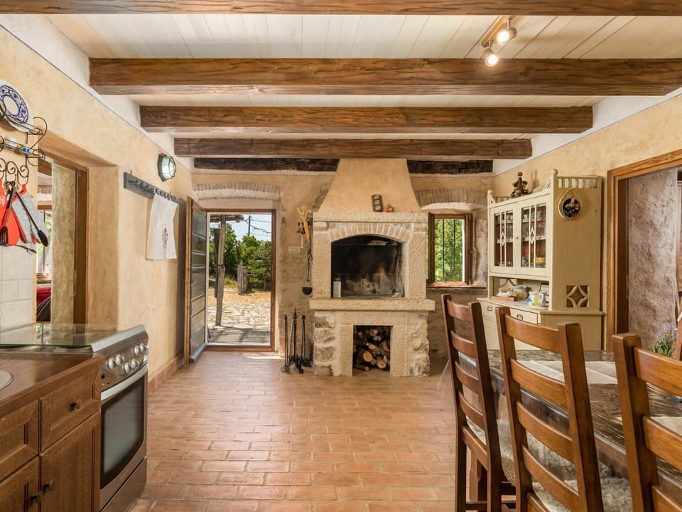 Property, Cabinetry, Wood, Plant, Lighting, Flooring, Porch, Floor, Beam, Wood Stain