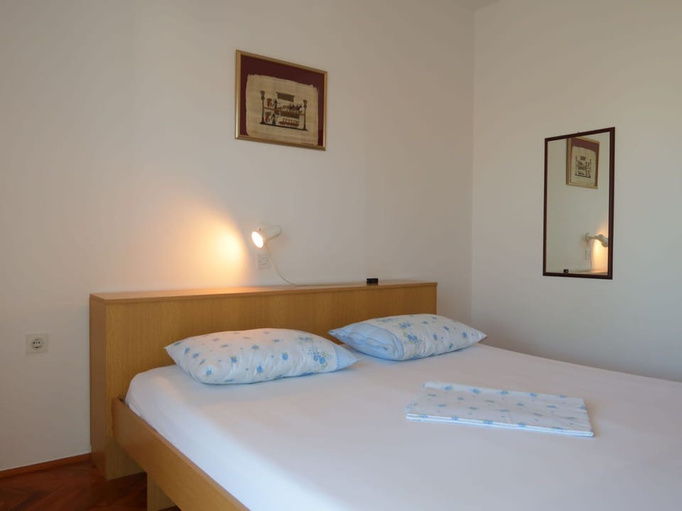 Water, Plant, Building, Daytime, Property, Sky, Swimming Pool, Azure, Tree, Body Of Water