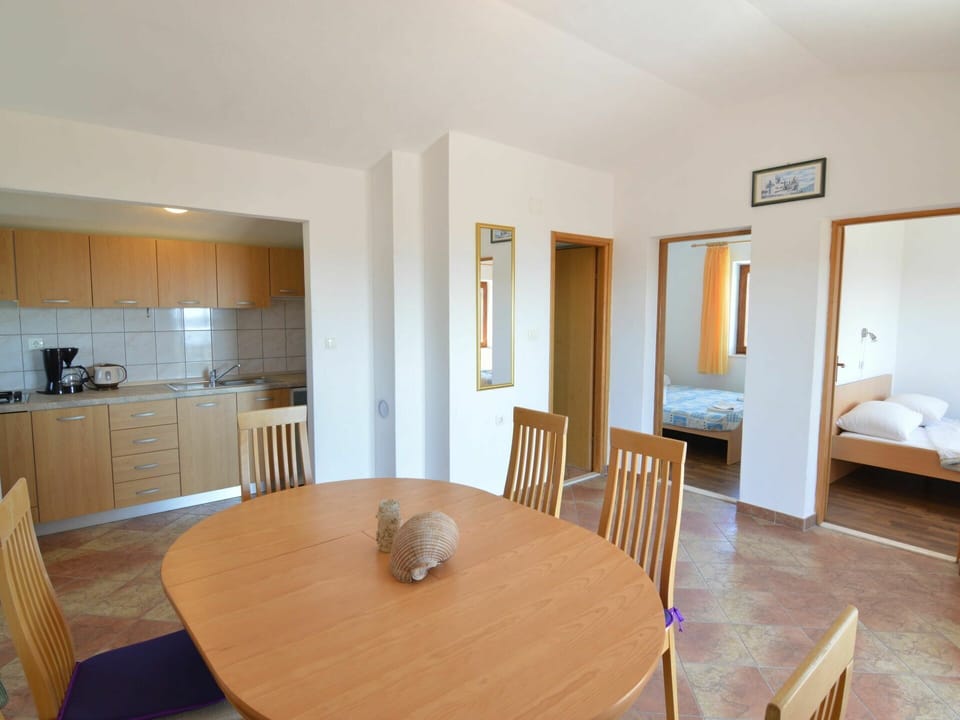 Table, Furniture, Property, Chair, Wood, Interior Design, Picture Frame, Flooring, Floor, Wood Stain