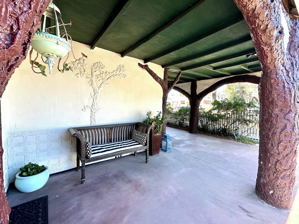 FRONT VERANDAH