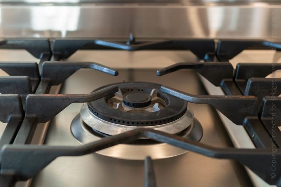 GAS RANGE