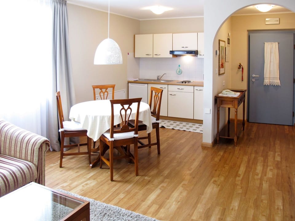 Room, Furniture, Property, Floor, Interior Design, Building, Wood Flooring, Hardwood, Ceiling, House