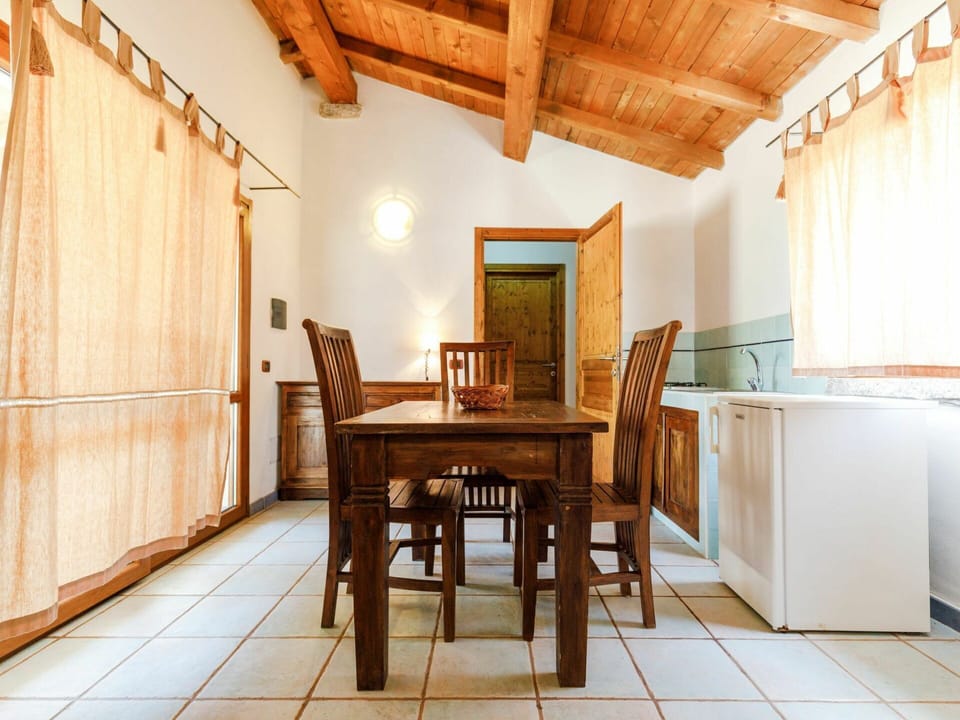 Table, Furniture, Property, Chair, Wood, Architecture, Interior Design, Wood Stain, Floor, Flooring