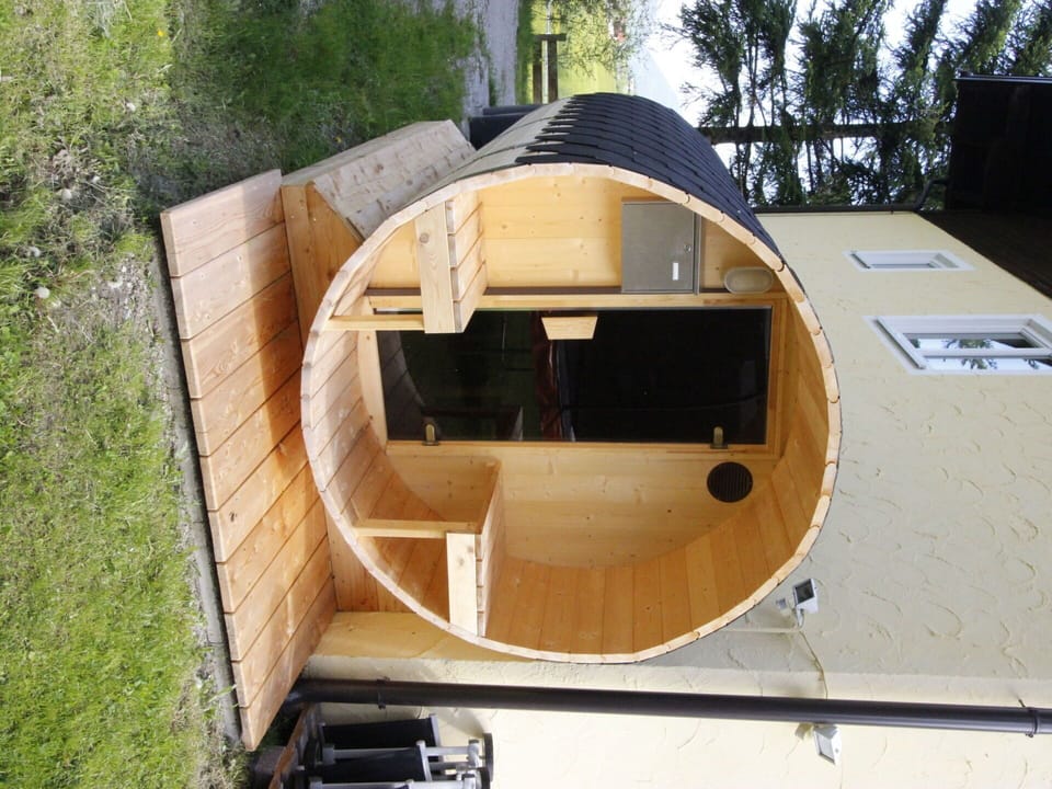 Naval Architecture, Wood, Vehicle, Automotive Exterior, Wood Stain, Lumber, Tree, Watercraft, Plywood, Composite Material