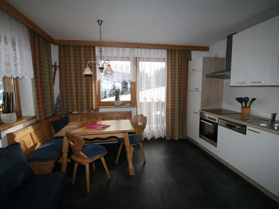 Table, Wood, Interior Design, Curtain, Building, Window, Flooring, Floor, Cabinetry, Chair
