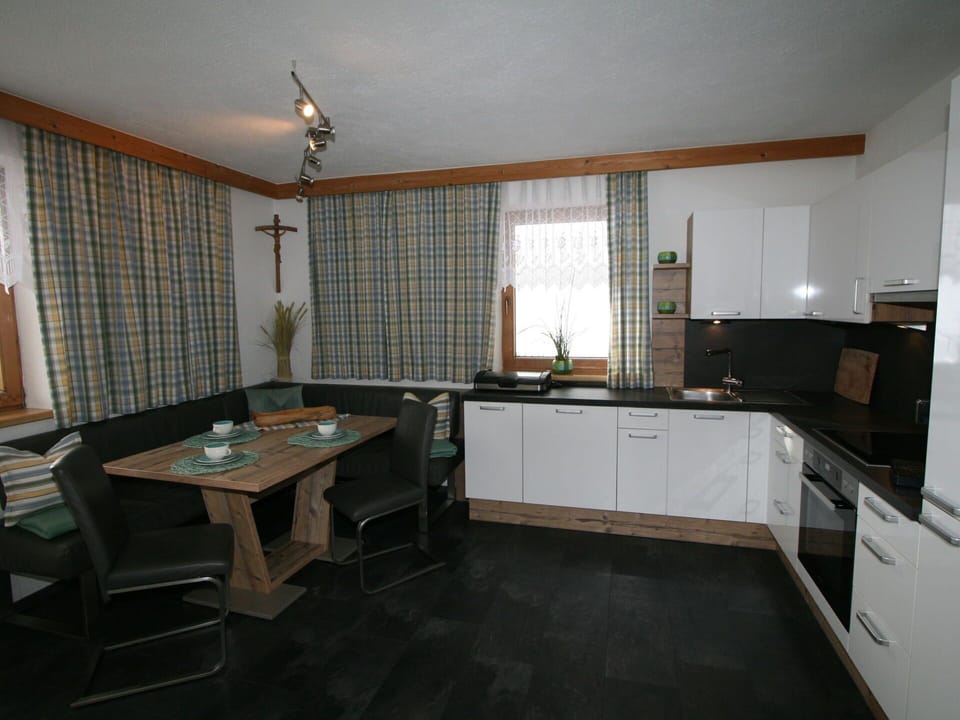 Window, Cabinetry, Countertop, Wood, Window Blind, Interior Design, Flooring, Floor, Building, Kitchen