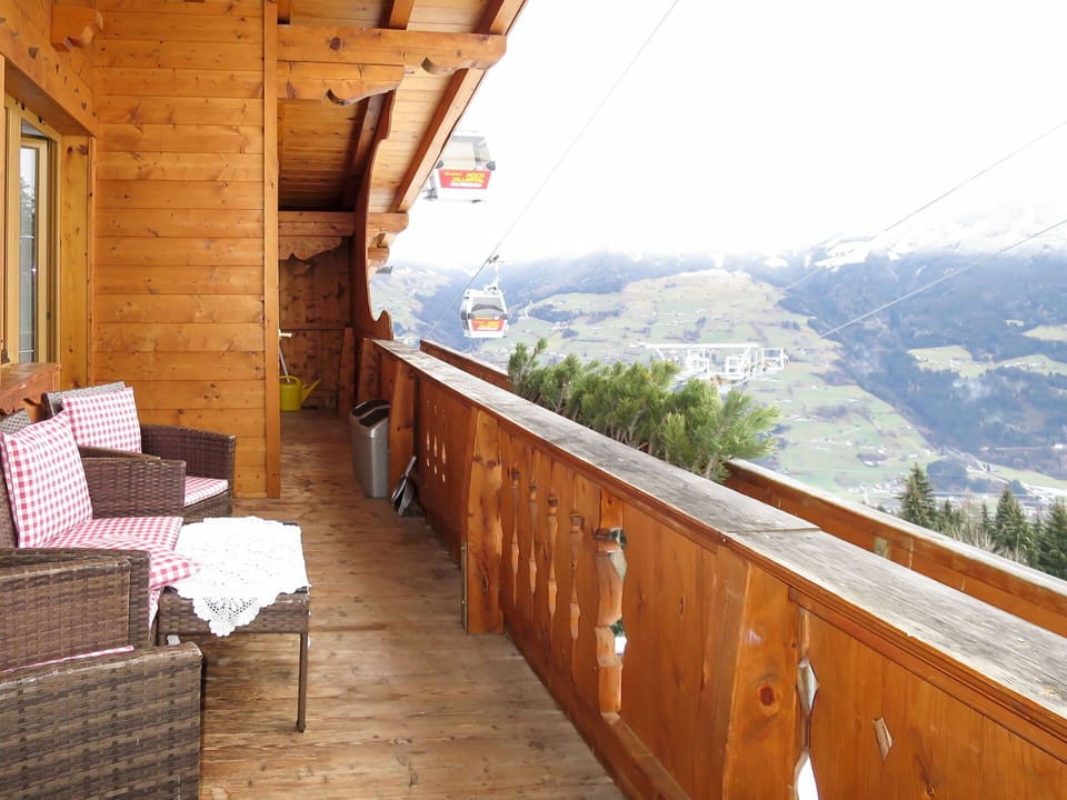 Property, Room, Building, House, Wood, Real Estate, Home, Balcony, Floor, Cottage
